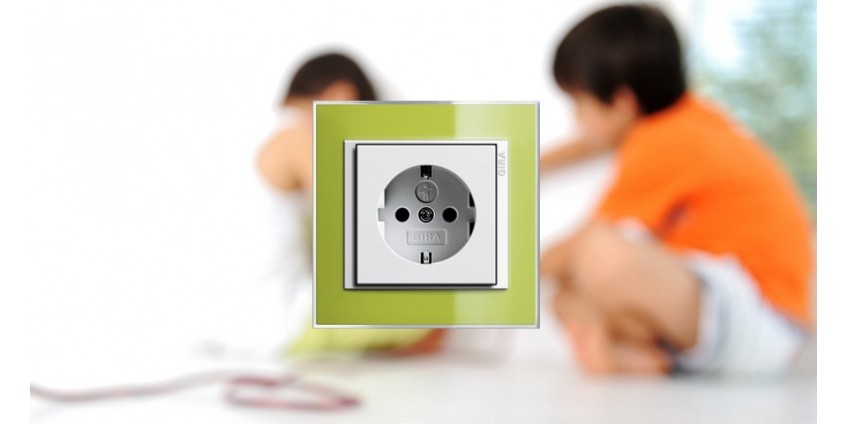 Розетка со шторками - обеспечьте дополнительную безопасность для Вашего ребенка!