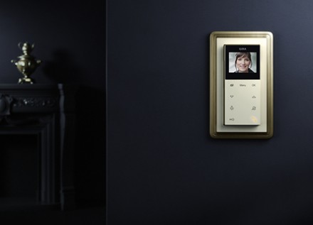 Квартирная видеостанция накладного монтажа, Gira ClassiX, бронза